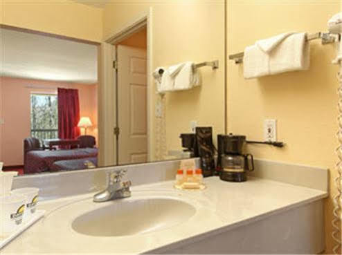 Days Inn By Wyndham Ocean Springs Zewnętrze zdjęcie